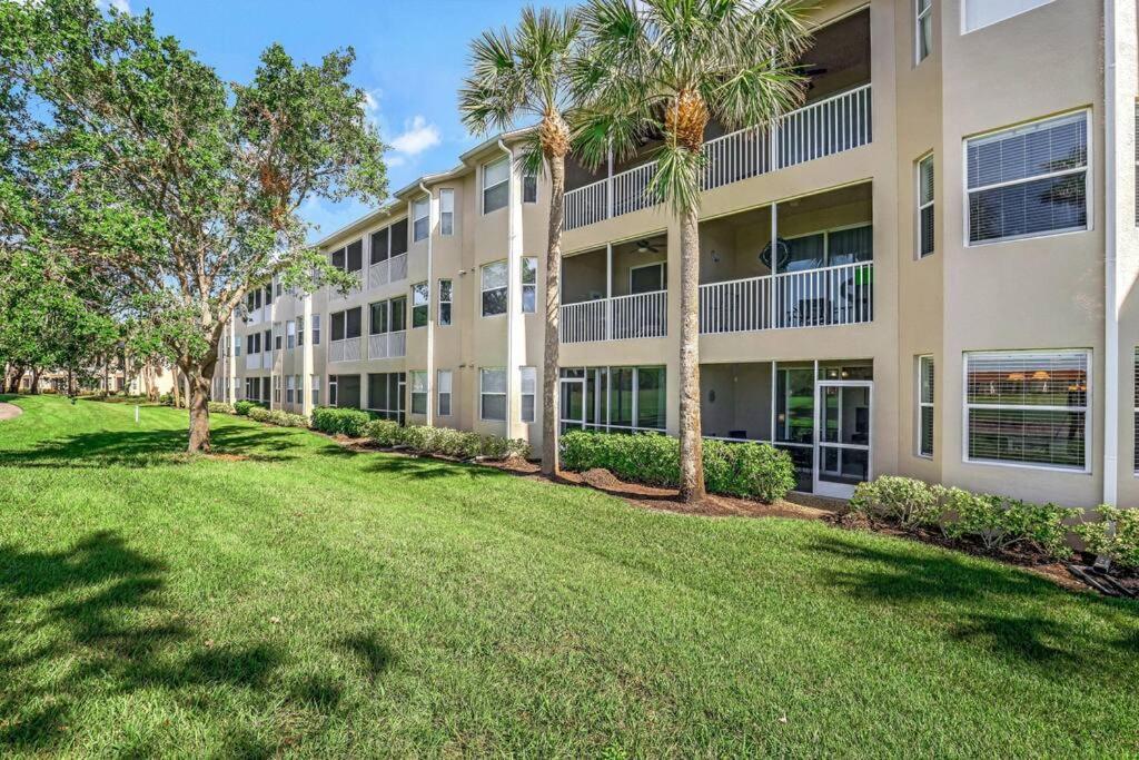 Private Golf Course Condo, Club Membership Available! Naples Exterior photo