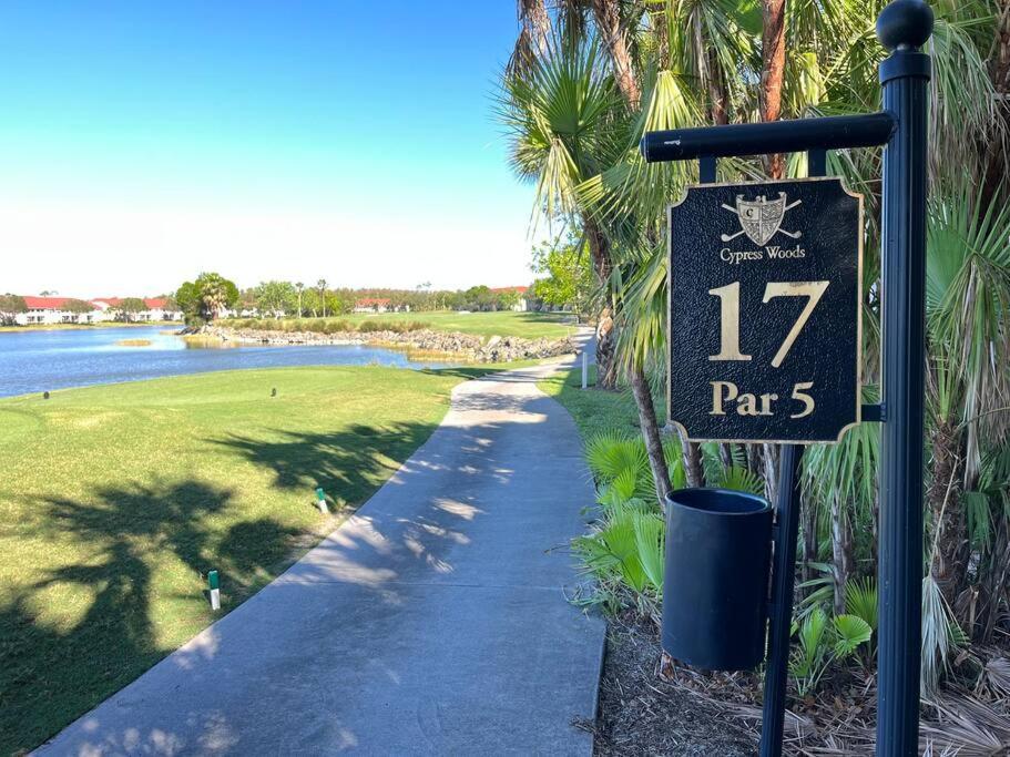 Private Golf Course Condo, Club Membership Available! Naples Exterior photo