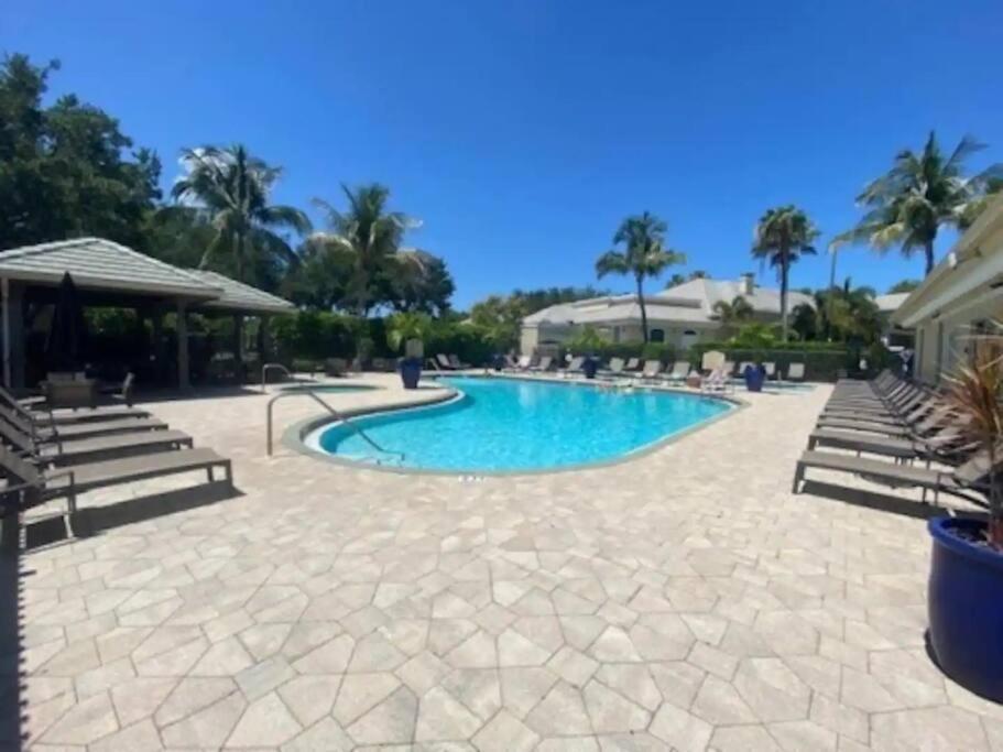 Private Golf Course Condo, Club Membership Available! Naples Exterior photo